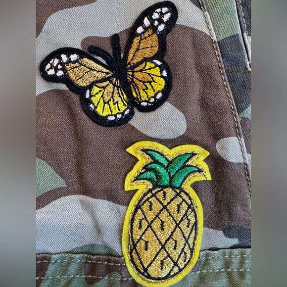 G by Guess Green and Brown Utility Jacket Cropped Military Style with Patches - Picture 4 of 6